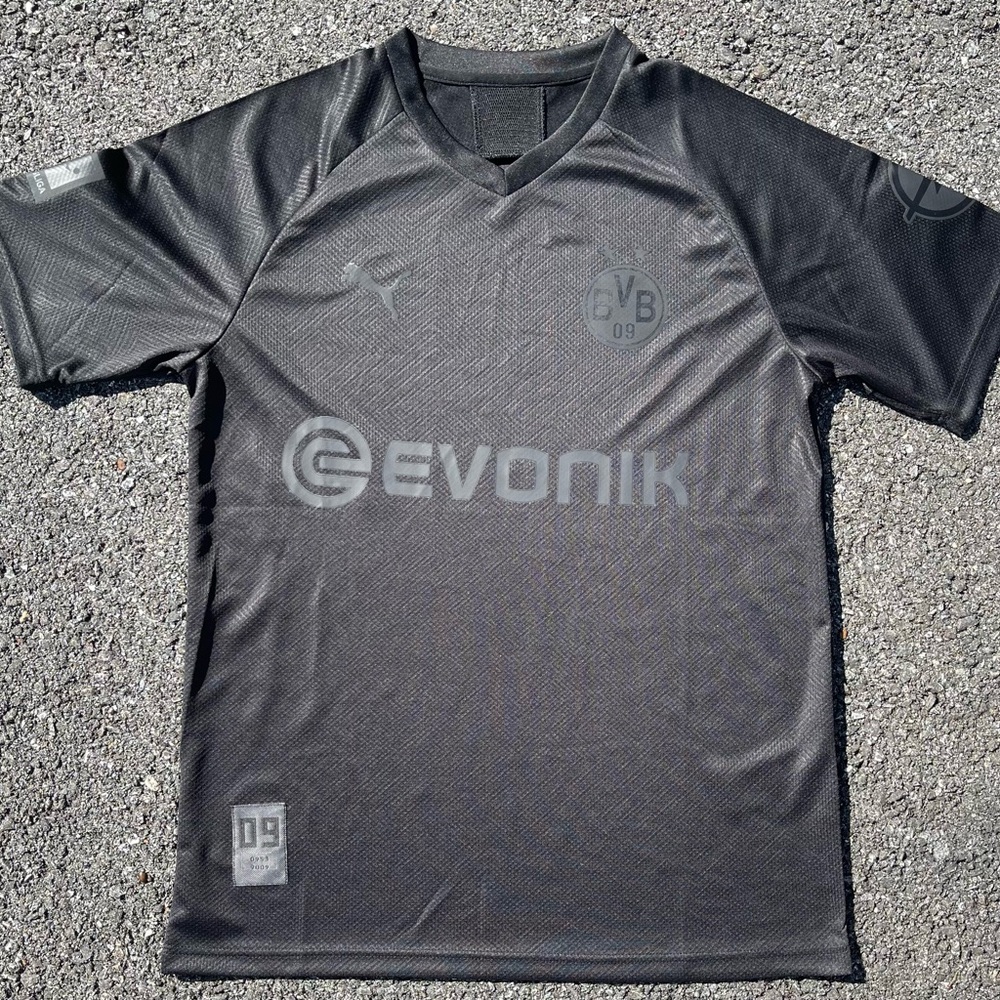 Borussia Dortmund Special edition Blackout Kit 2019/20
